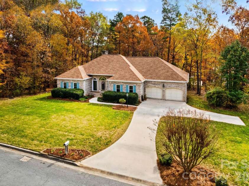 411 Wildwood Drive, Salisbury, NC 28146.  MLS# CAR4345684, YatesRealty ID 10313. 