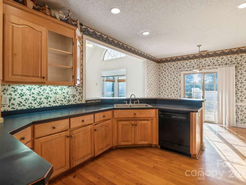 108 Cottonwood Drive, Mount Holly, NC 28120.  MLS# CAR4188958, YatesRealty ID 10314. 