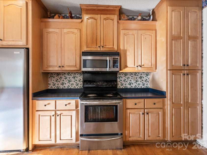 108 Cottonwood Drive, Mount Holly, NC 28120.  MLS# CAR4188958, YatesRealty ID 10314. 