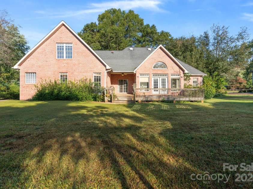 108 Cottonwood Drive, Mount Holly, NC 28120.  MLS# CAR4188958, YatesRealty ID 10314. 