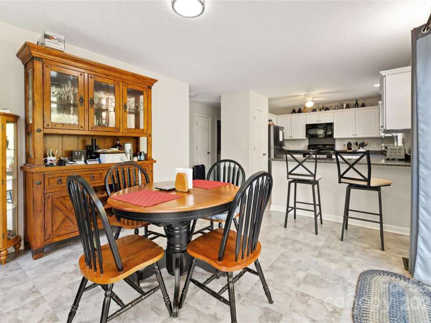 380 Hamrick Road, Gastonia, NC 28056.  MLS# CAR4243631, YatesRealty ID 10316. Dining