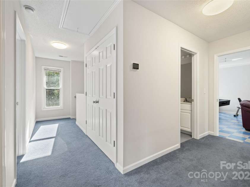 380 Hamrick Road, Gastonia, NC 28056.  MLS# CAR4243631, YatesRealty ID 10316. Hall up