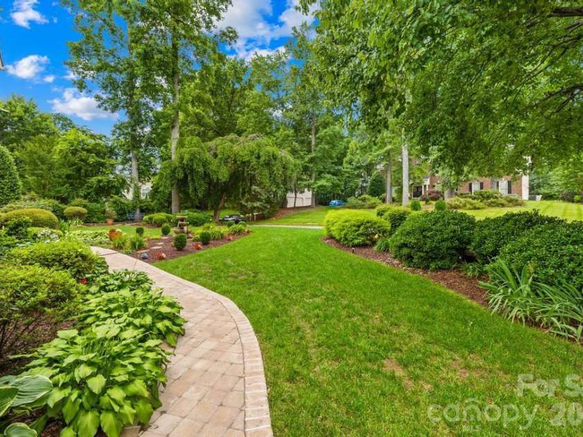 9514 Hayenridge Court, Huntersville, NC 28078.  MLS# CAR4270559, YatesRealty ID 10316. 