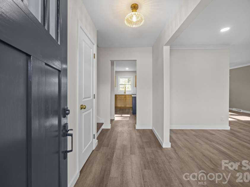 5324 Cheval Place, Charlotte, NC 28205.  MLS# CAR4326917, YatesRealty ID 10317. 