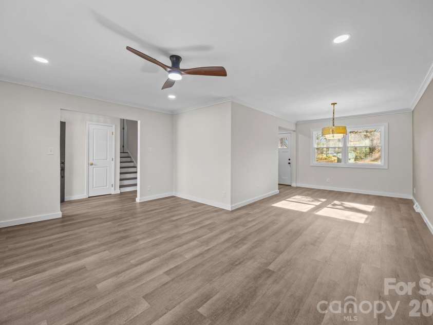 5324 Cheval Place, Charlotte, NC 28205.  MLS# CAR4326917, YatesRealty ID 10317. 