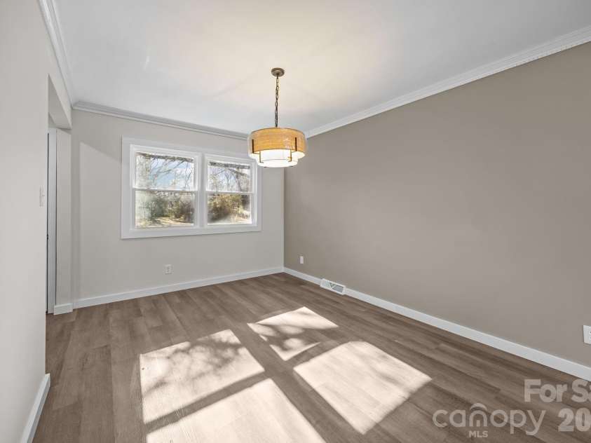 5324 Cheval Place, Charlotte, NC 28205.  MLS# CAR4326917, YatesRealty ID 10317. 