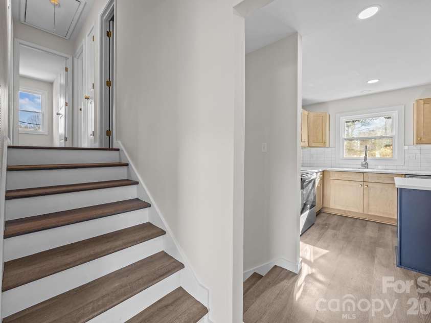 5324 Cheval Place, Charlotte, NC 28205.  MLS# CAR4326917, YatesRealty ID 10317. 