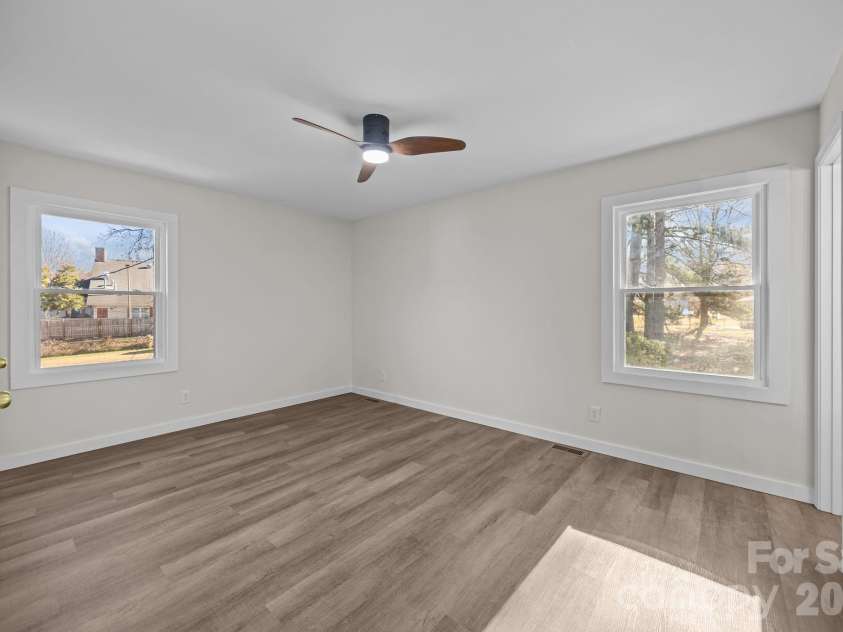5324 Cheval Place, Charlotte, NC 28205.  MLS# CAR4326917, YatesRealty ID 10317. 