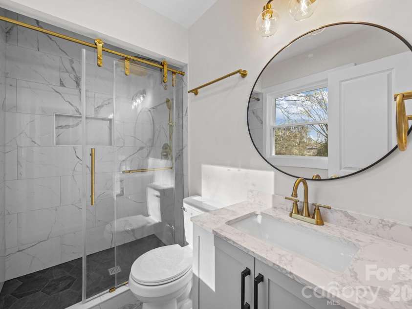 5324 Cheval Place, Charlotte, NC 28205.  MLS# CAR4326917, YatesRealty ID 10317. 