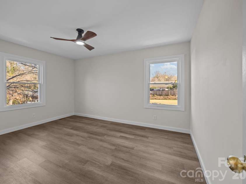5324 Cheval Place, Charlotte, NC 28205.  MLS# CAR4326917, YatesRealty ID 10317. 