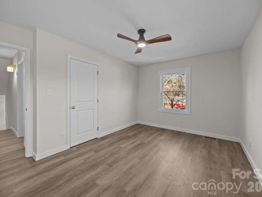 5324 Cheval Place, Charlotte, NC 28205.  MLS# CAR4326917, YatesRealty ID 10317. 