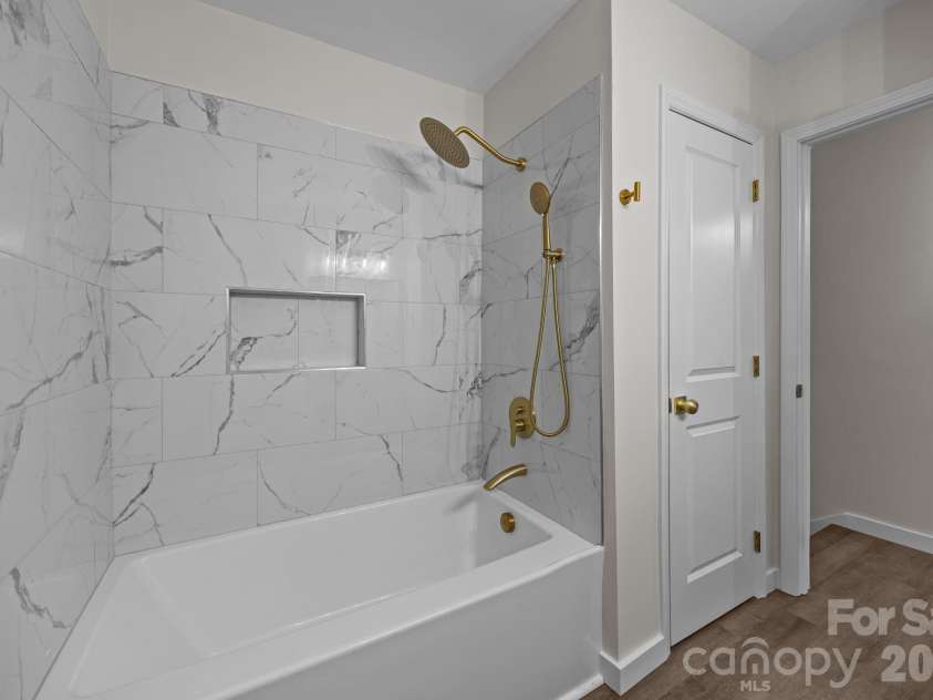 5324 Cheval Place, Charlotte, NC 28205.  MLS# CAR4326917, YatesRealty ID 10317. 