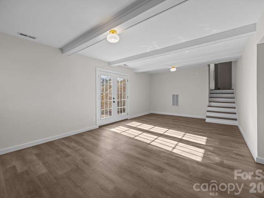 5324 Cheval Place, Charlotte, NC 28205.  MLS# CAR4326917, YatesRealty ID 10317. 