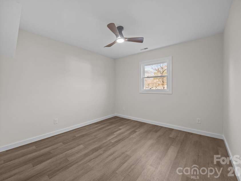 5324 Cheval Place, Charlotte, NC 28205.  MLS# CAR4326917, YatesRealty ID 10317. 