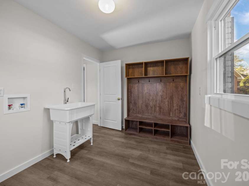 5324 Cheval Place, Charlotte, NC 28205.  MLS# CAR4326917, YatesRealty ID 10317. 