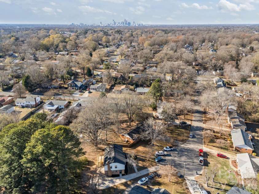 5324 Cheval Place, Charlotte, NC 28205.  MLS# CAR4326917, YatesRealty ID 10317. 