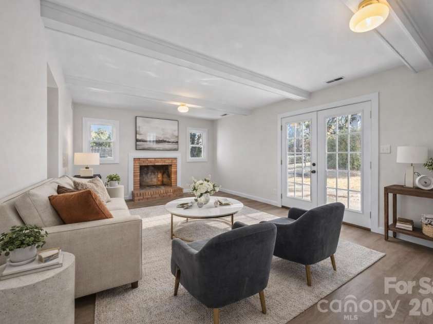 5324 Cheval Place, Charlotte, NC 28205.  MLS# CAR4326917, YatesRealty ID 10317. Virtually staged