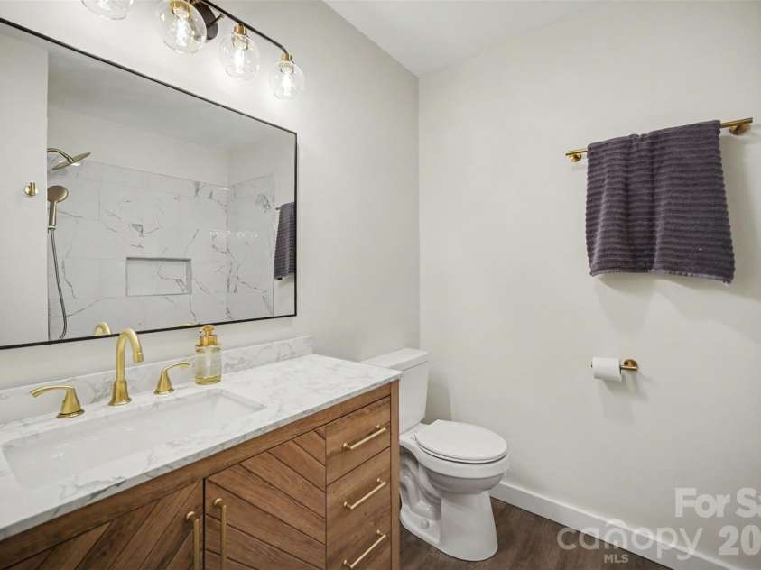 5324 Cheval Place, Charlotte, NC 28205.  MLS# CAR4421359, YatesRealty ID 10317. Bathroom 2