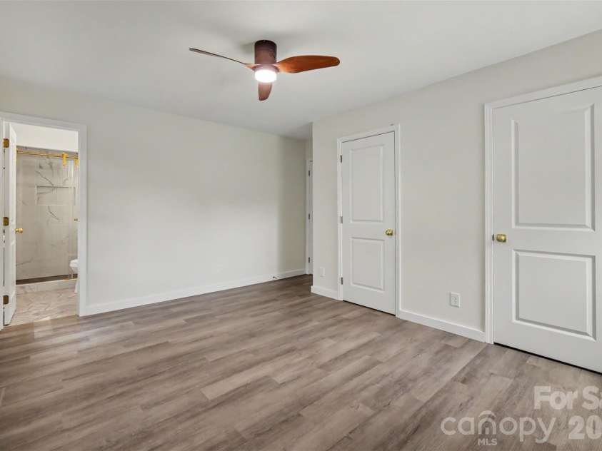 5324 Cheval Place, Charlotte, NC 28205.  MLS# CAR4421359, YatesRealty ID 10317. Primary Bedroom