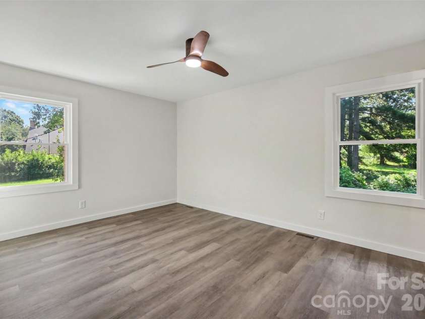 5324 Cheval Place, Charlotte, NC 28205.  MLS# CAR4421359, YatesRealty ID 10317. Primary Bedroom on upper level