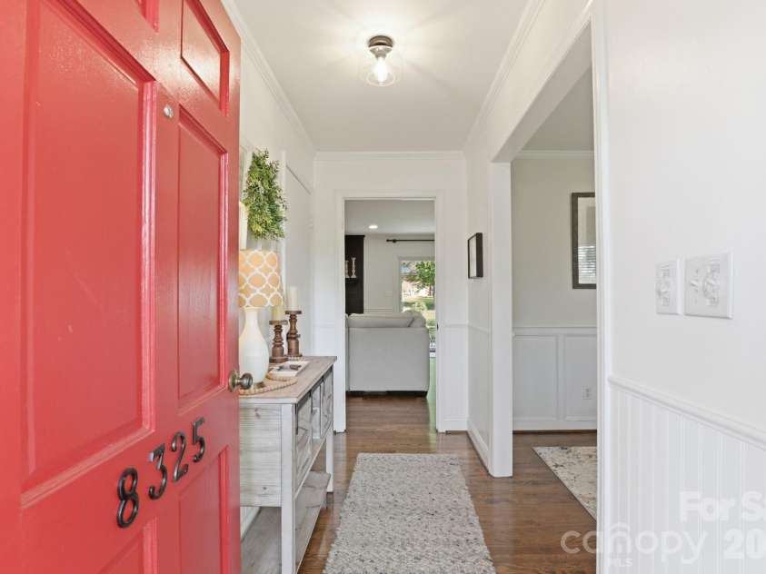 8325 Fallsdale Drive, Charlotte, NC 28214.  MLS# CAR4363701, YatesRealty ID 10318. 
