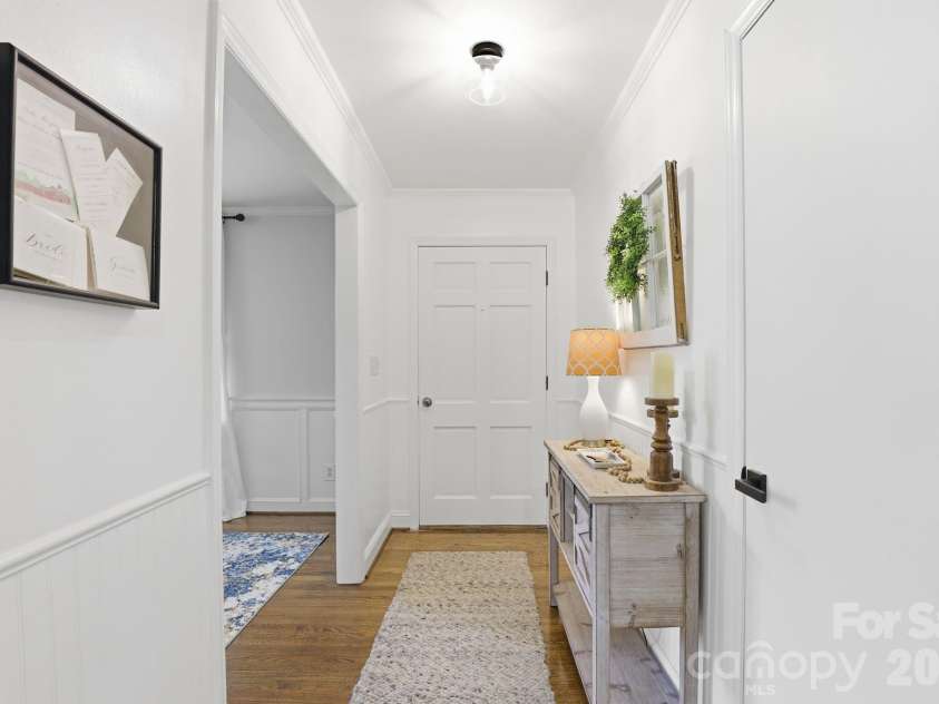 8325 Fallsdale Drive, Charlotte, NC 28214.  MLS# CAR4363701, YatesRealty ID 10318. 