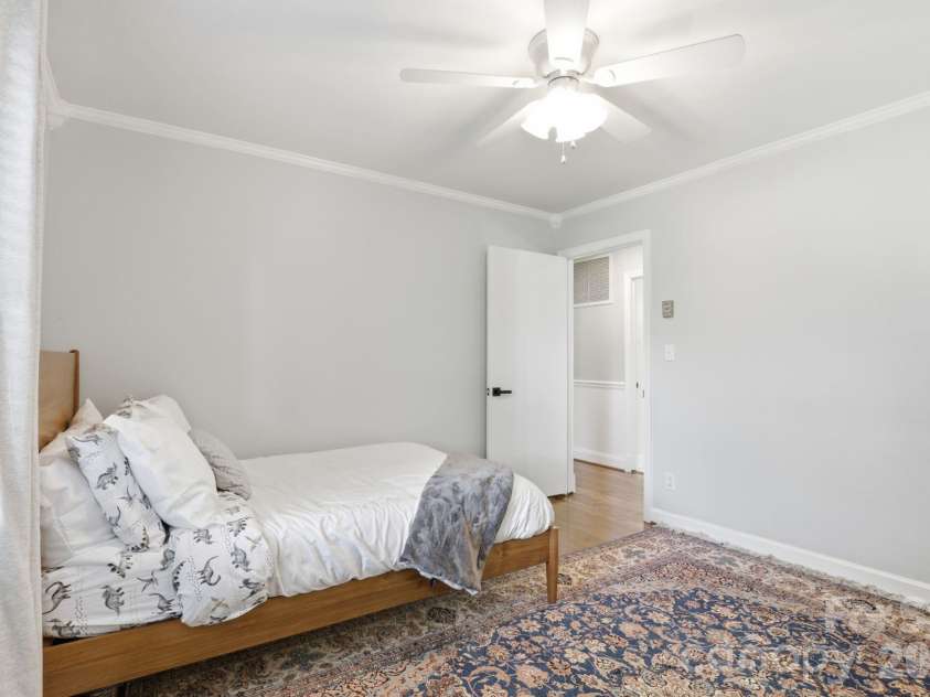 8325 Fallsdale Drive, Charlotte, NC 28214.  MLS# CAR4363701, YatesRealty ID 10318. 