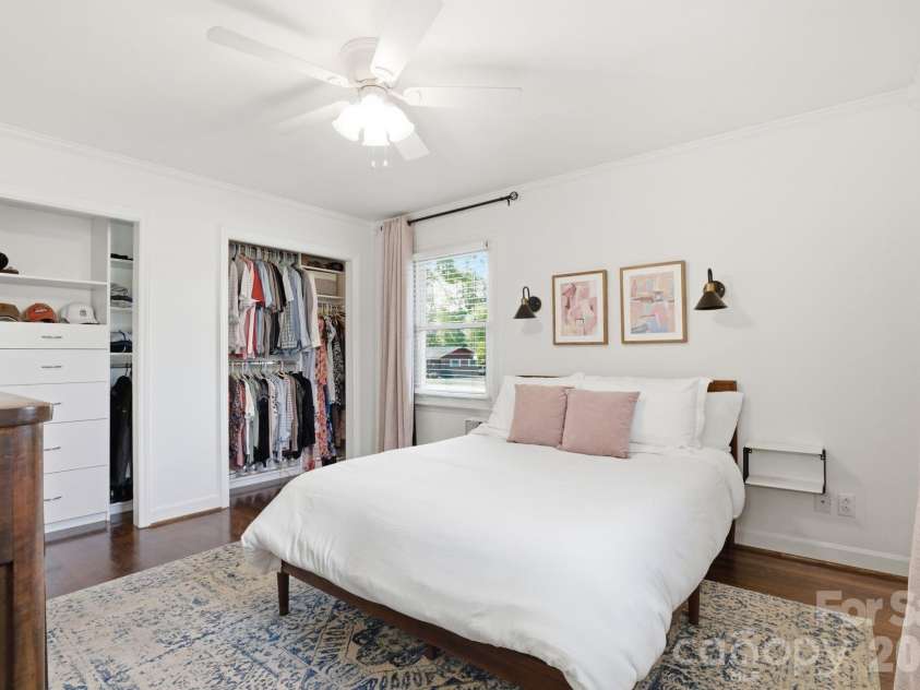8325 Fallsdale Drive, Charlotte, NC 28214.  MLS# CAR4363701, YatesRealty ID 10318. 