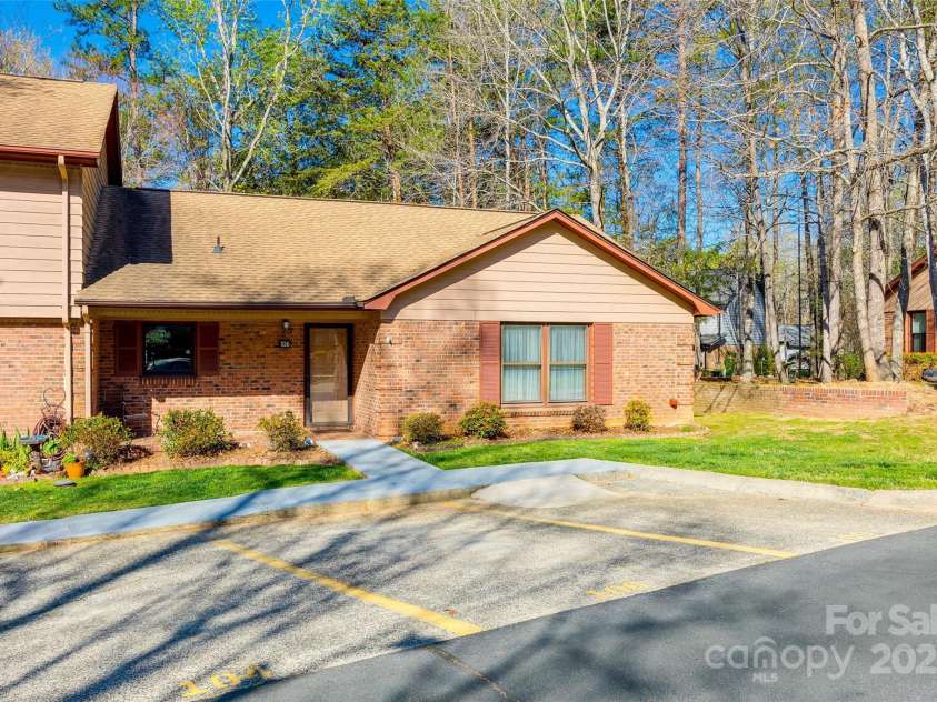 106 Jason Court, Fort Mill, SC 29715.  MLS# CAR4241499, YatesRealty ID 10319. 