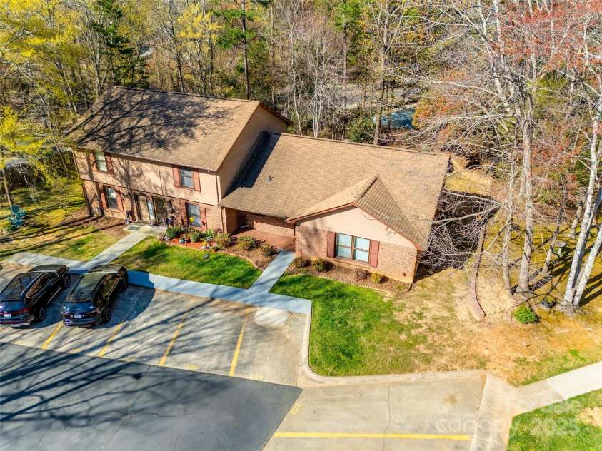 106 Jason Court, Fort Mill, SC 29715.  MLS# CAR4241499, YatesRealty ID 10319. 