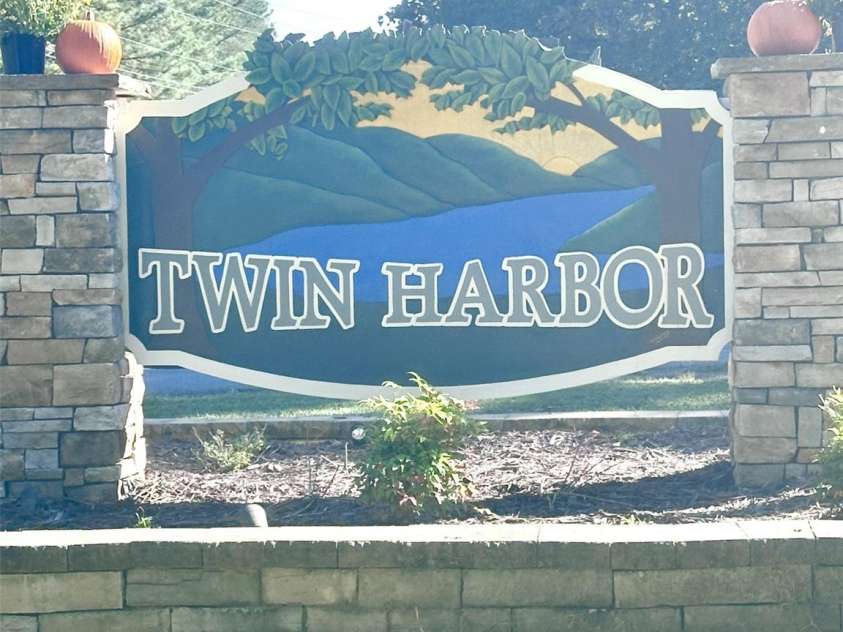 110 Fathom Trail, Mount Gilead, NC 27306.  MLS# CAR4325722, YatesRealty ID 1032. 