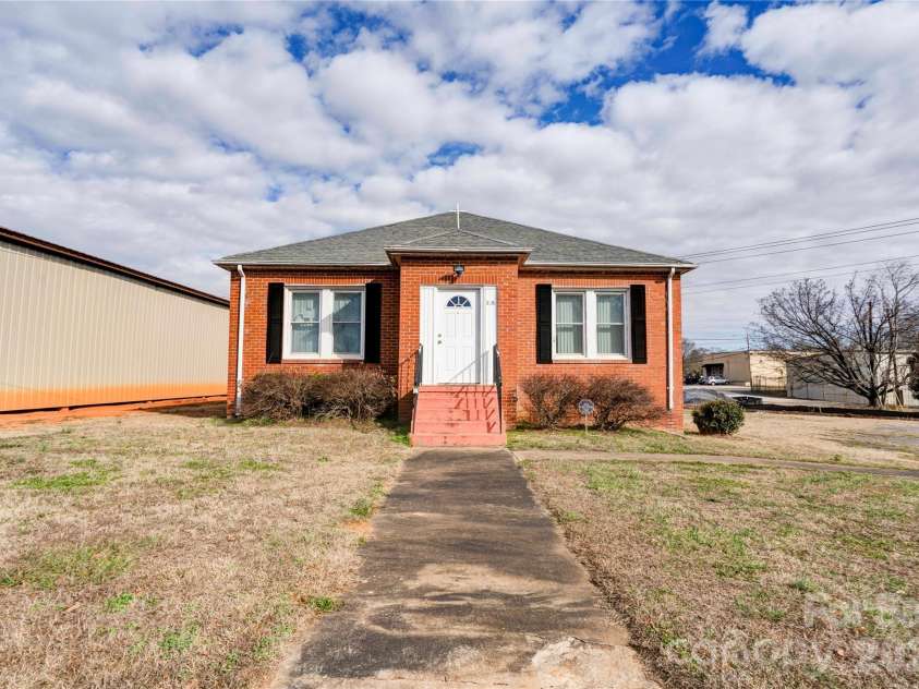 215 Morton Street, Shelby, NC 28152.  MLS# CAR4337684, YatesRealty ID 1032. 