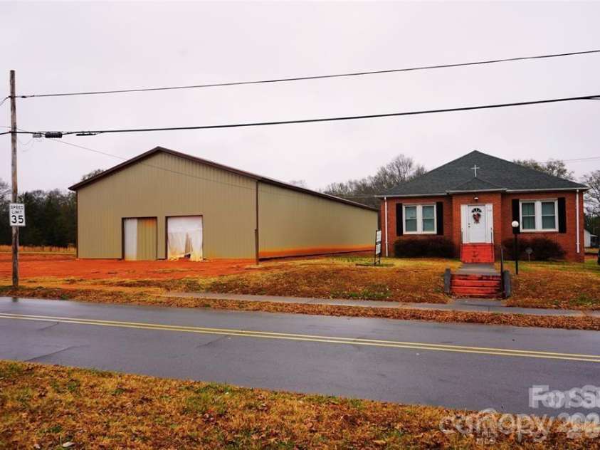 215 Morton Street, Shelby, NC 28152.  MLS# CAR4337684, YatesRealty ID 1032. 