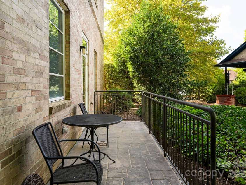 6 Village Lane, Asheville, NC 28803.  MLS# CAR4177341, YatesRealty ID 1032. 