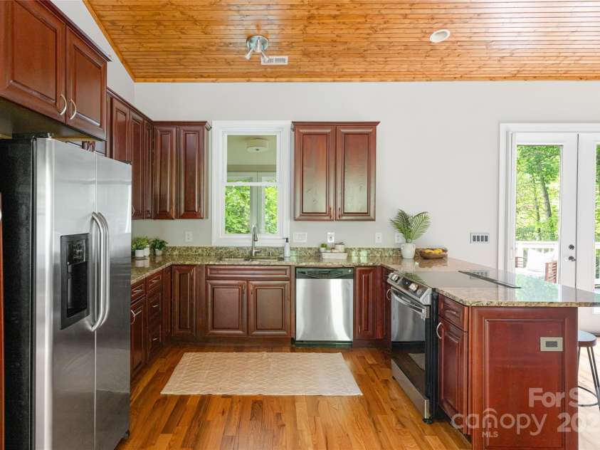 15 Falcon Crest Drive, Fairview, NC 28730.  MLS# CAR4240758, YatesRealty ID 10320. 