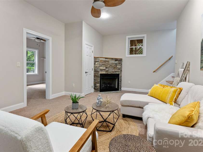 15 Falcon Crest Drive, Fairview, NC 28730.  MLS# CAR4240758, YatesRealty ID 10320. 