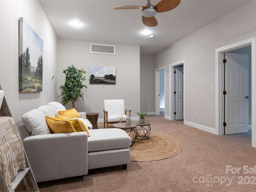 15 Falcon Crest Drive, Fairview, NC 28730.  MLS# CAR4240758, YatesRealty ID 10320. 