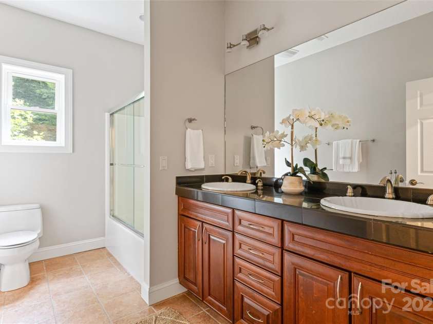15 Falcon Crest Drive, Fairview, NC 28730.  MLS# CAR4240758, YatesRealty ID 10320. 