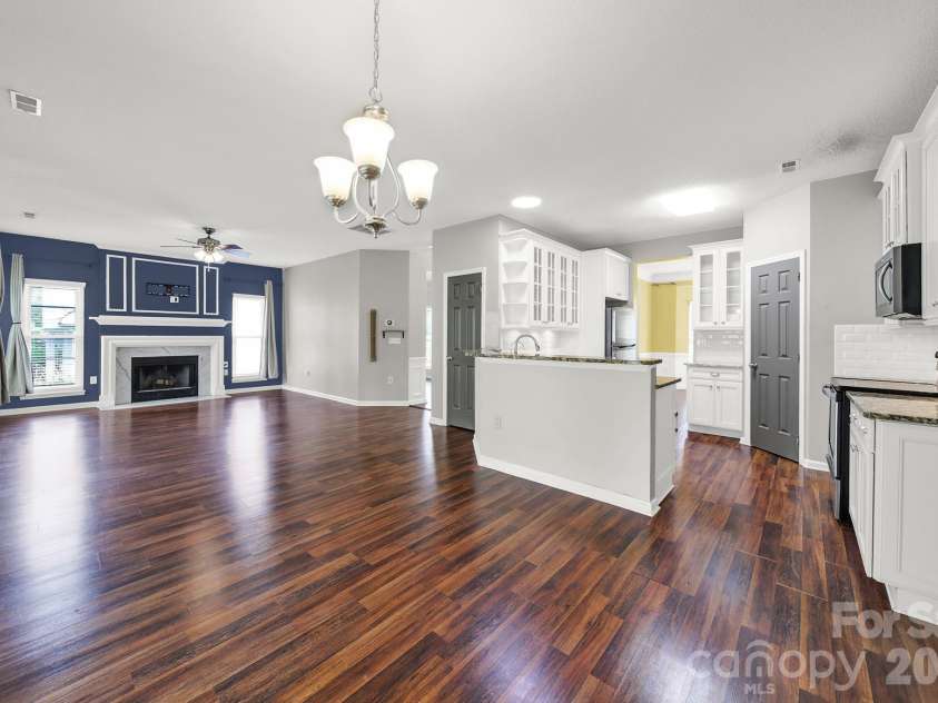 4518 Appley Mead Lane, Charlotte, NC 28269.  MLS# CAR4362525, YatesRealty ID 10320. 