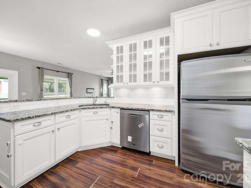4518 Appley Mead Lane, Charlotte, NC 28269.  MLS# CAR4362525, YatesRealty ID 10320. 