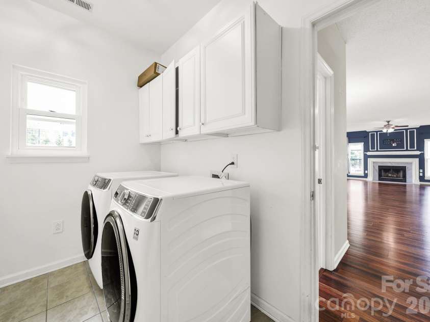 4518 Appley Mead Lane, Charlotte, NC 28269.  MLS# CAR4362525, YatesRealty ID 10320. 