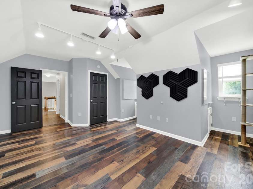 4518 Appley Mead Lane, Charlotte, NC 28269.  MLS# CAR4362525, YatesRealty ID 10320. 