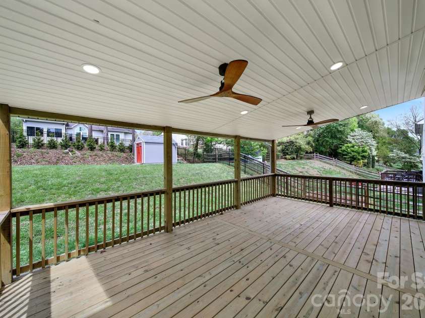 4518 Appley Mead Lane, Charlotte, NC 28269.  MLS# CAR4362525, YatesRealty ID 10320. 