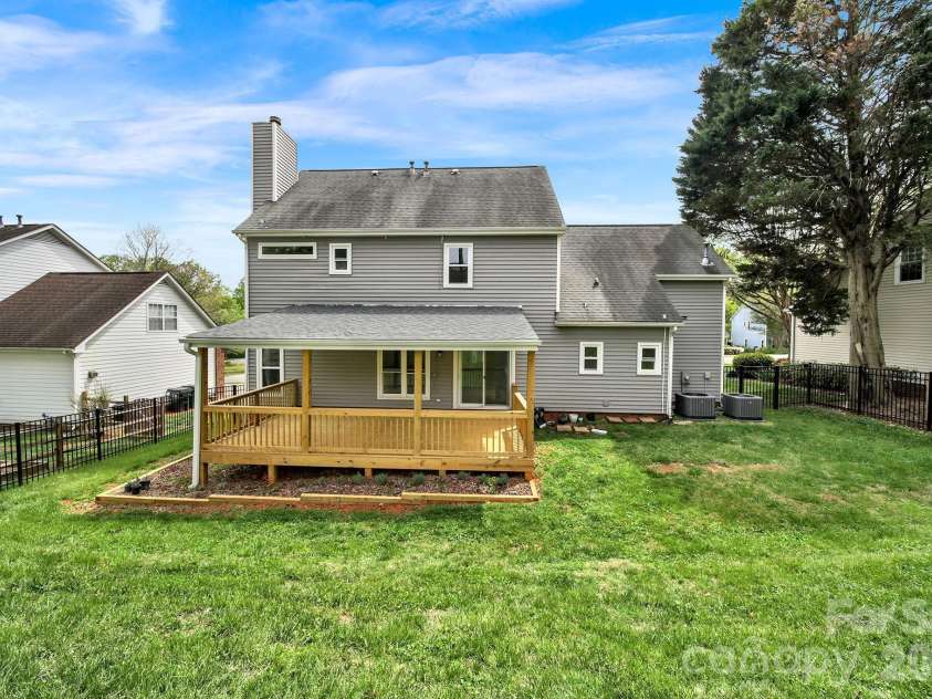 4518 Appley Mead Lane, Charlotte, NC 28269.  MLS# CAR4362525, YatesRealty ID 10320. 