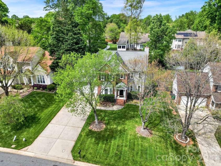4518 Appley Mead Lane, Charlotte, NC 28269.  MLS# CAR4362525, YatesRealty ID 10320. 