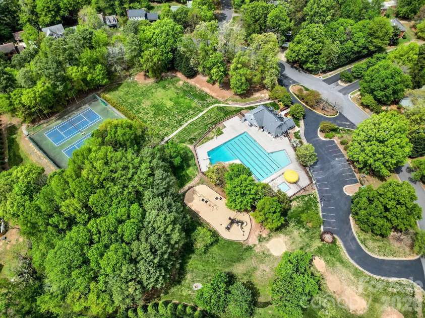 4518 Appley Mead Lane, Charlotte, NC 28269.  MLS# CAR4362525, YatesRealty ID 10320. 