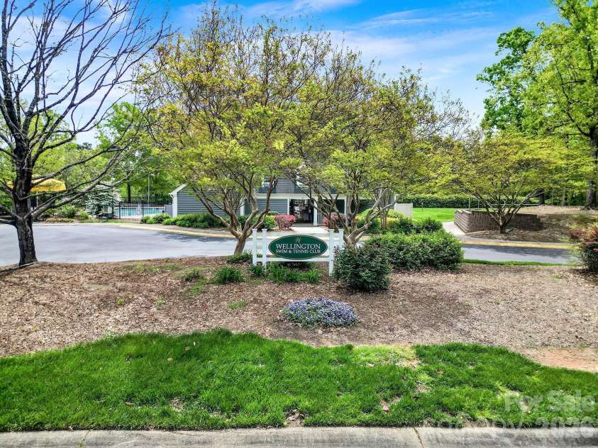4518 Appley Mead Lane, Charlotte, NC 28269.  MLS# CAR4362525, YatesRealty ID 10320. 