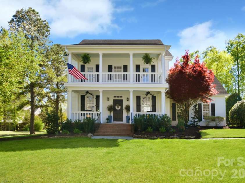 522 Oak Drive, Huntersville, NC 28078.  MLS# CAR4364306, YatesRealty ID 10321. 
