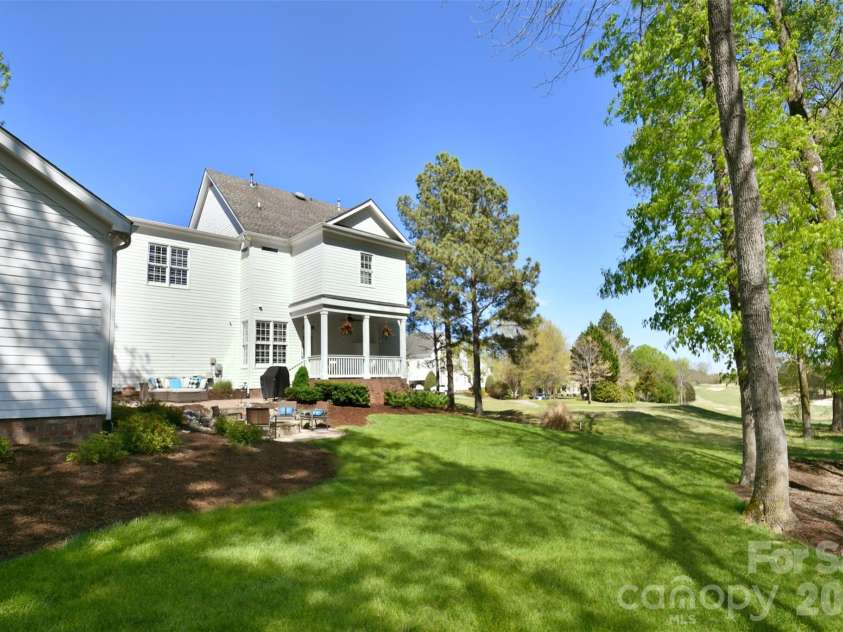 522 Oak Drive, Huntersville, NC 28078.  MLS# CAR4364306, YatesRealty ID 10321. 
