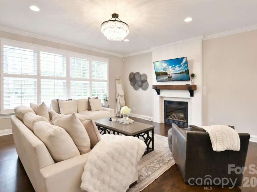 522 Oak Drive, Huntersville, NC 28078.  MLS# CAR4364306, YatesRealty ID 10321. 